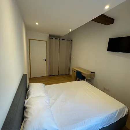 7-rooms With Terrace In 尼姆
