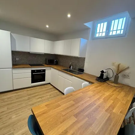 7-rooms With Terrace In