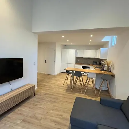 7-rooms With Terrace In * 尼姆