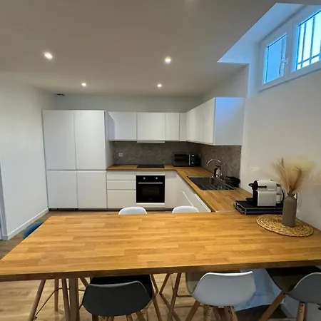 7-rooms With Terrace In 公寓 *