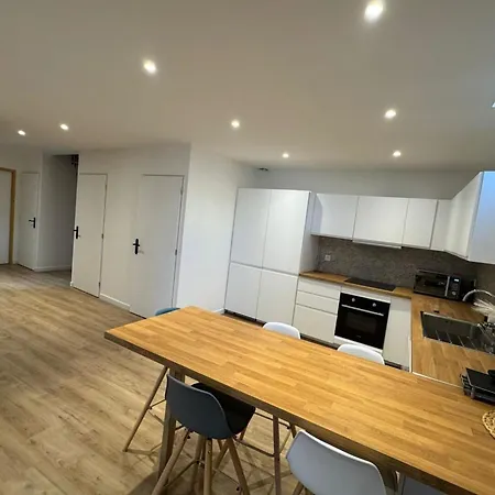 7-rooms With Terrace In Appartamento Nîmes
